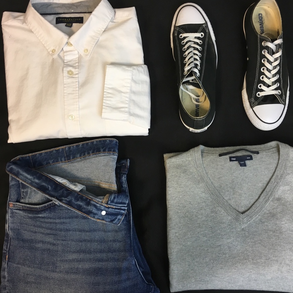 GAP V-neck grey sweater